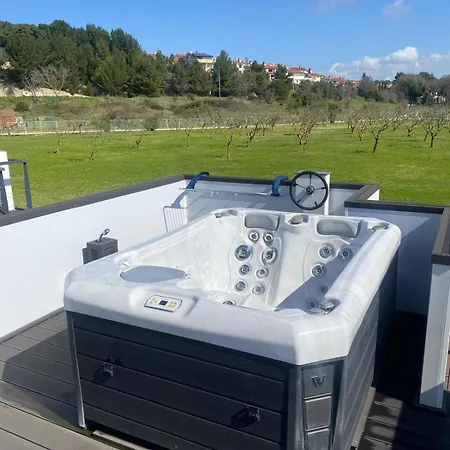 Floating House - Luxury Floating Sea Oasis Pula