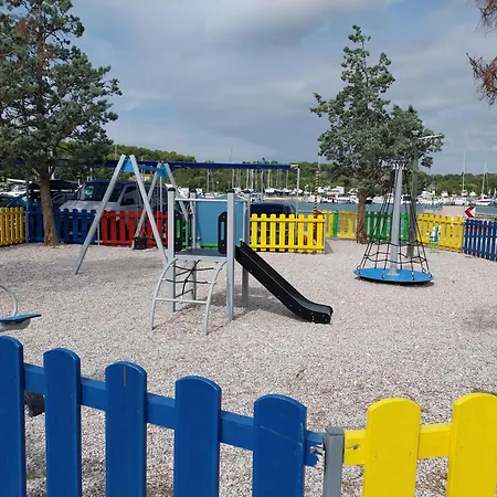 Floating House - Luxury Floating Sea Oasis *