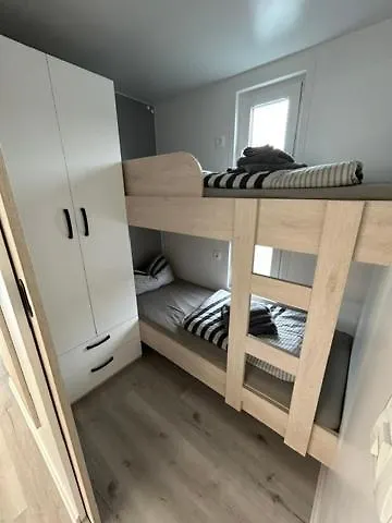 Floating House - Luxury Floating Sea Oasis 풀라