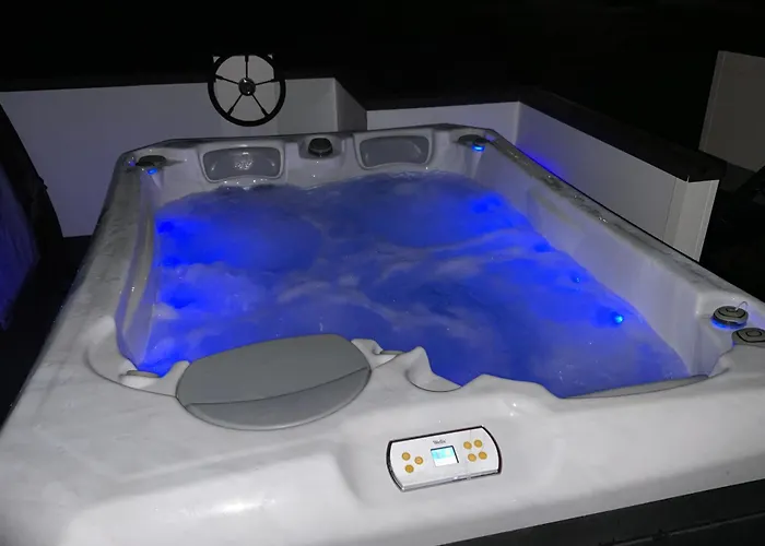 아파트 Floating House - Luxury Floating Sea Oasis *