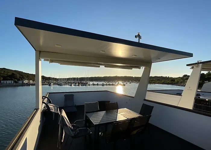 Lägenhet Floating House - Luxury Floating Sea Oasis