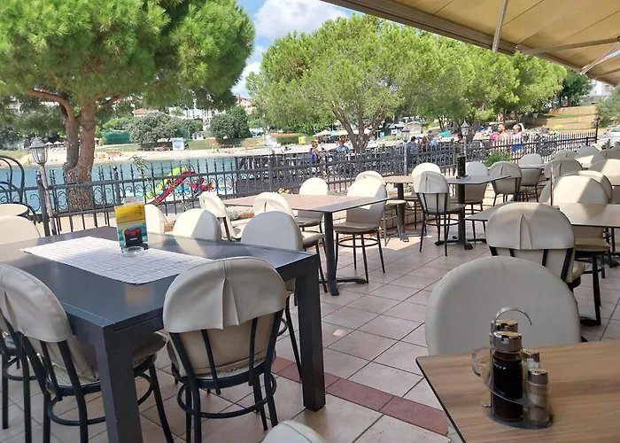 아파트 Floating House - Luxury Floating Sea Oasis