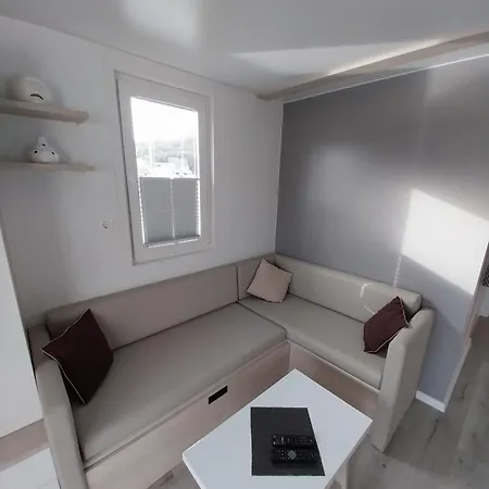 Floating House - Luxury Floating Sea Oasis 아파트
