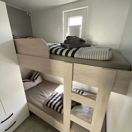 Floating House - Luxury Floating Sea Oasis Apartment Pula
