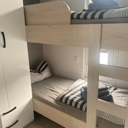 Floating House - Luxury Floating Sea Oasis Apartment Pula