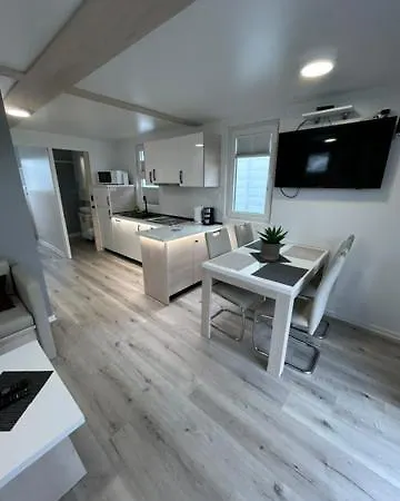 Floating House - Luxury Floating Sea Oasis *