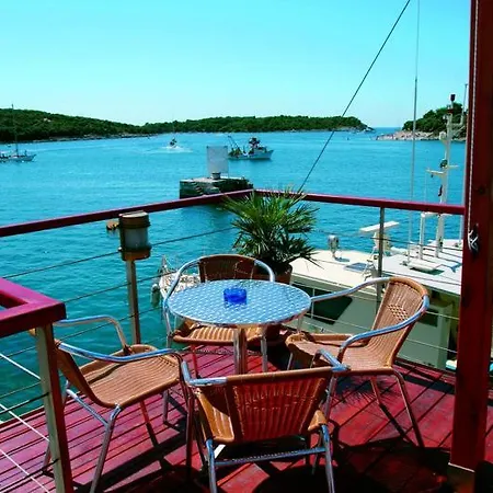 Apartment Floating House - Luxury Floating Sea Oasis Pula