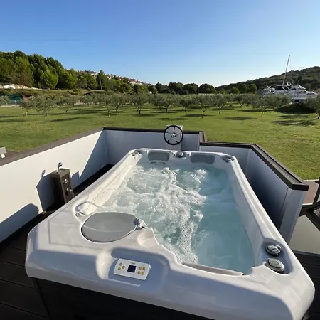 Floating House - Luxury Floating Sea Oasis