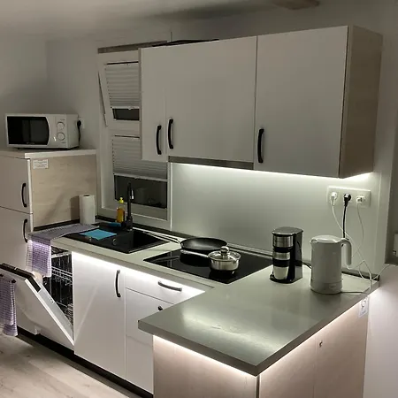 Floating House - Luxury Floating Sea Oasis Apartament Pula