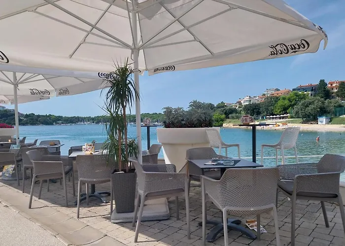 Apartman Floating House - Luxury Floating Sea Oasis Pula